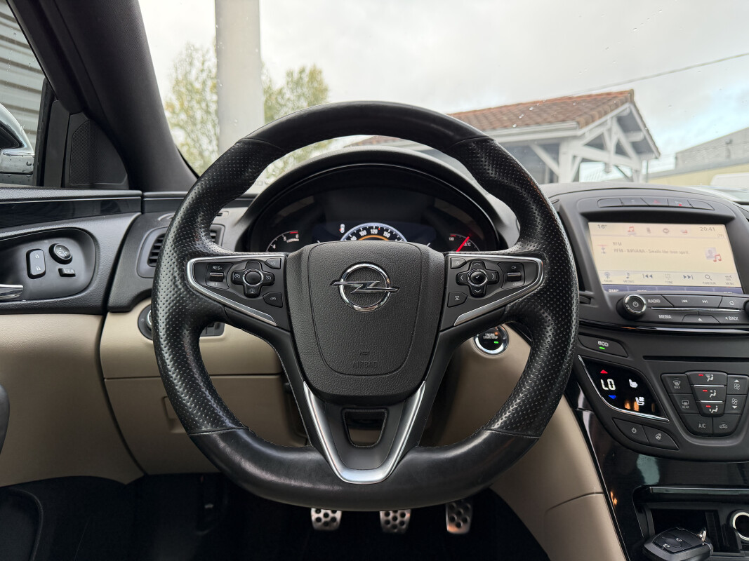 Opel INSIGNIA