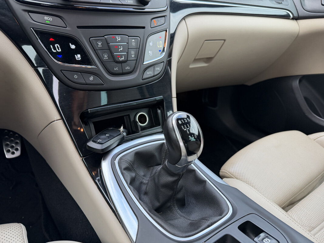 Opel INSIGNIA