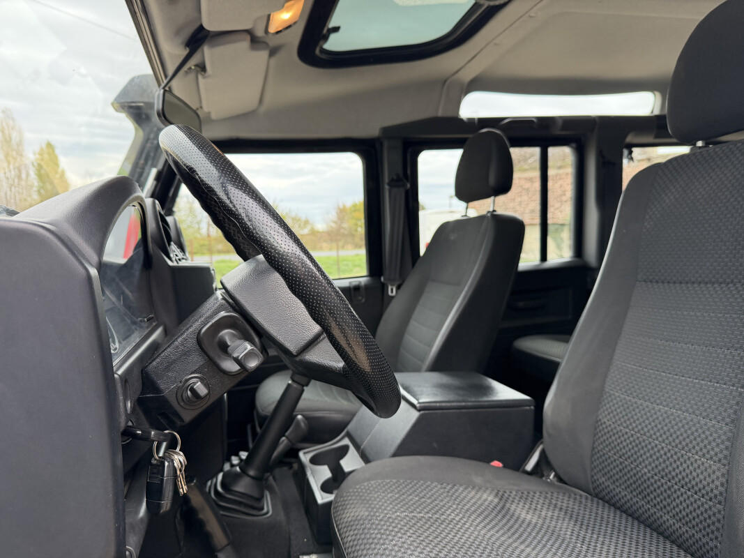 Land Rover DEFENDER 110