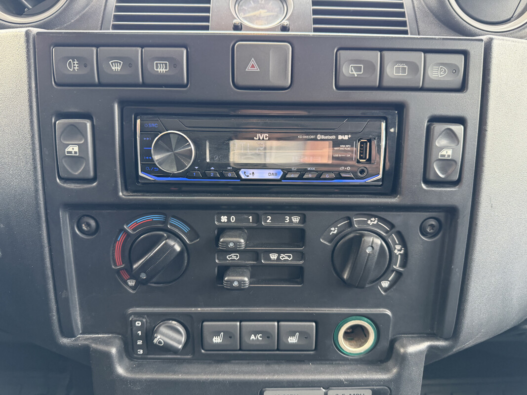 Land Rover DEFENDER 110