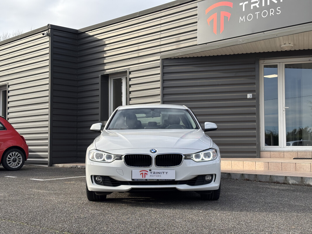 BMW 320i F30 PHASE 1