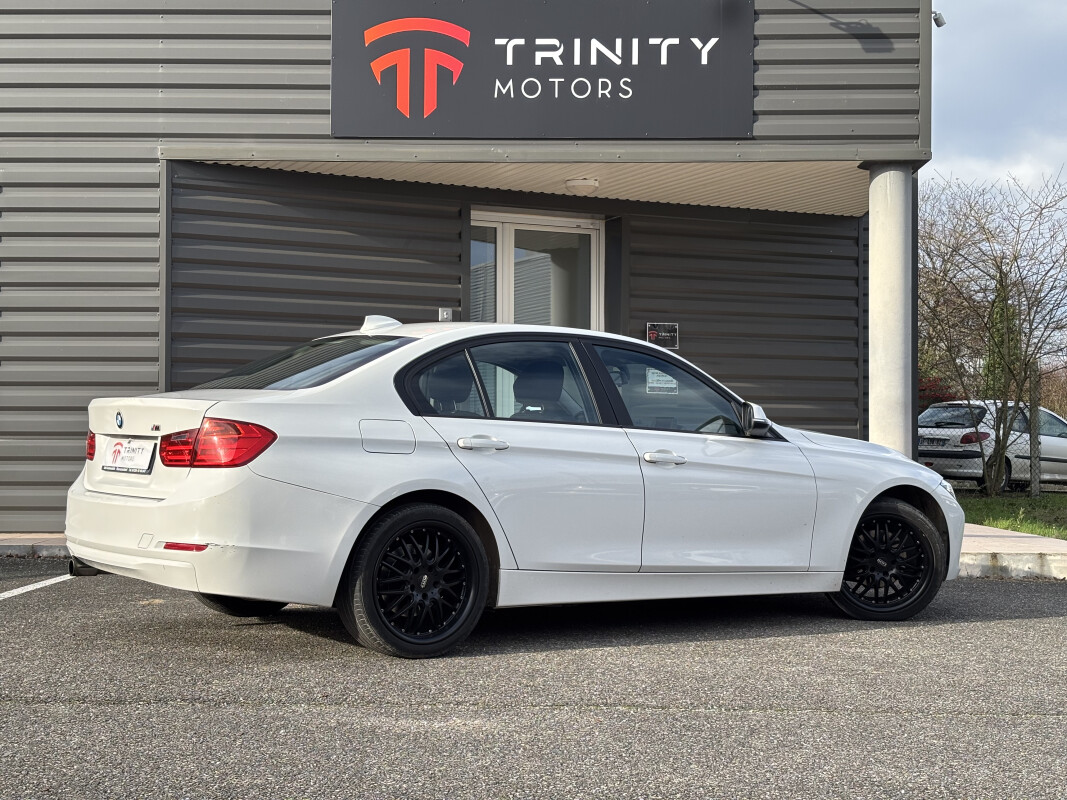 BMW 320i F30 PHASE 1