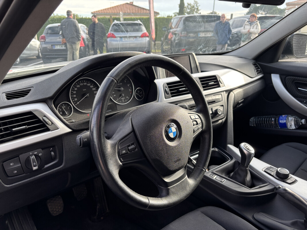 BMW 320i F30 PHASE 1