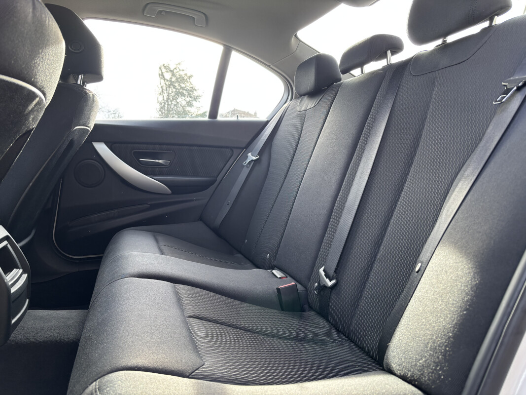 BMW 320i F30 PHASE 1