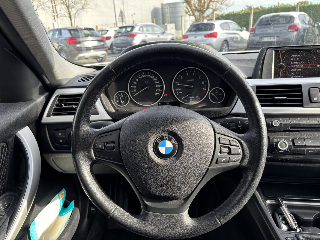 BMW 320i F30 PHASE 1