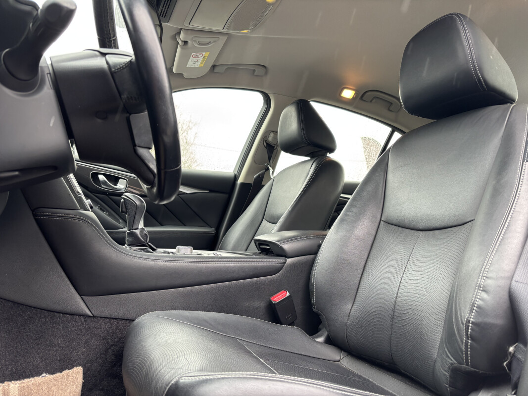 Infiniti INFINITI Q50