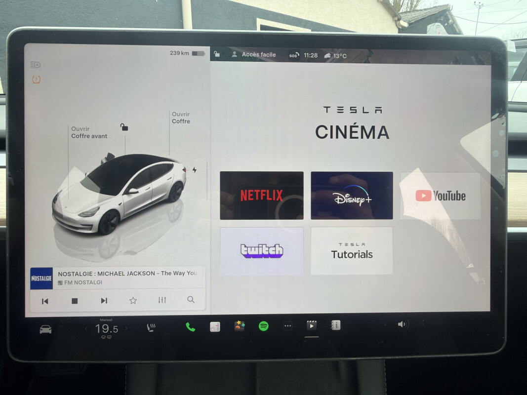 Tesla MODEL 3
