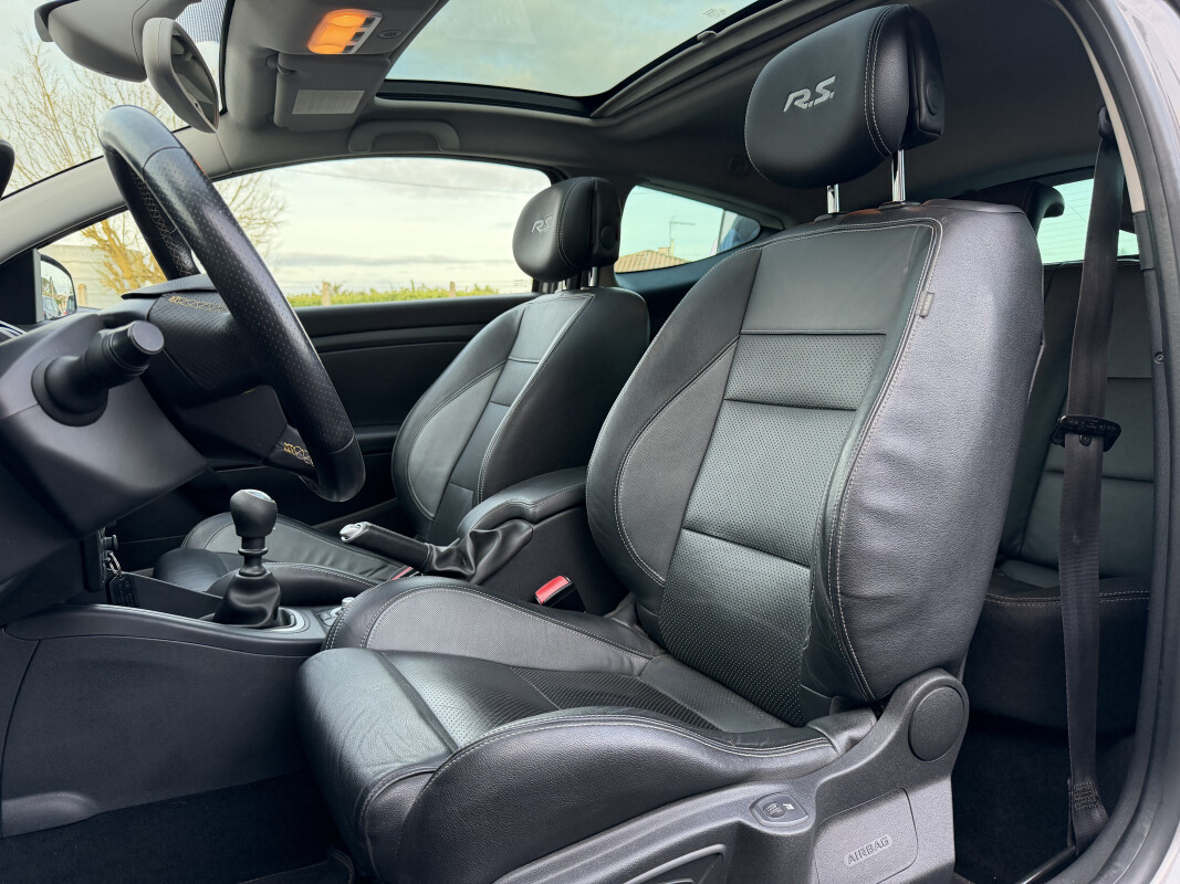 Renault MEGANE III COUPE RS