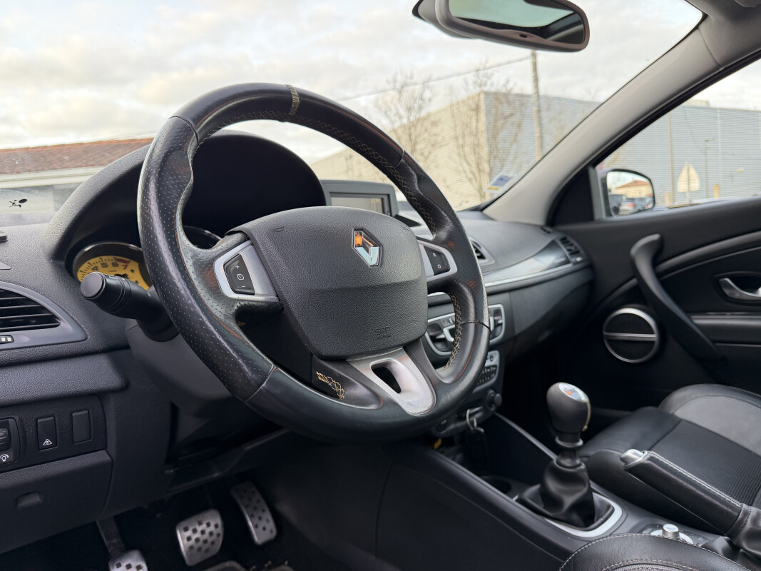 Renault MEGANE III COUPE RS