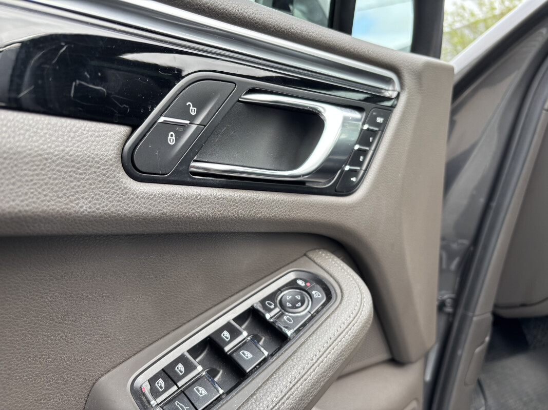 Porsche MACAN S