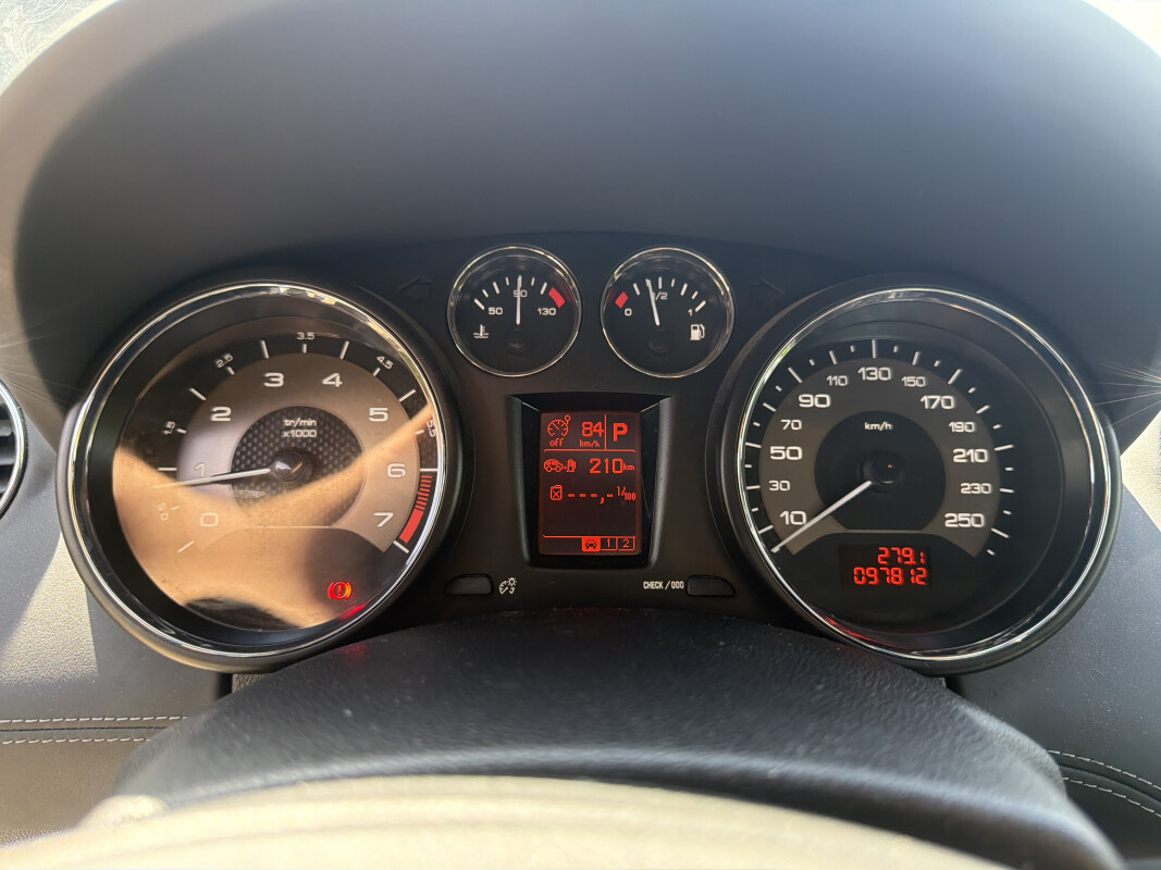 Peugeot RCZ