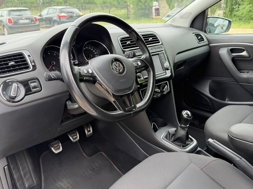 Volkswagen POLO V