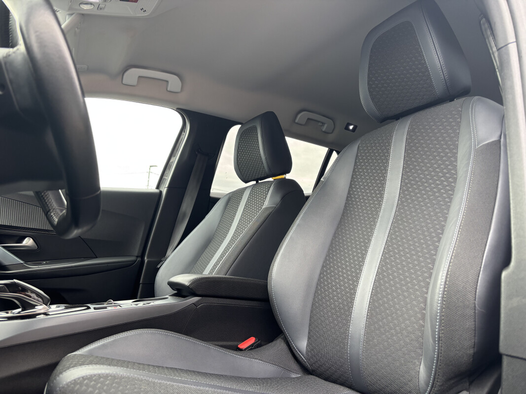 Peugeot 2008 II