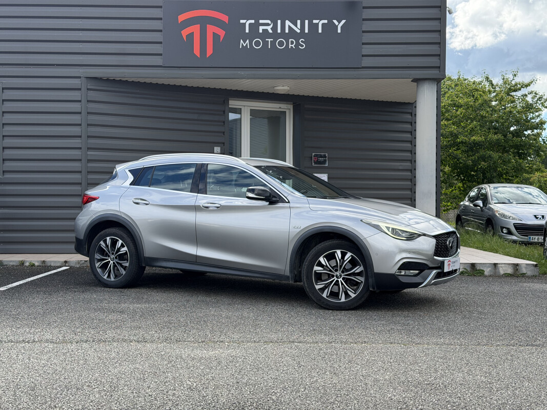 Infiniti QX30