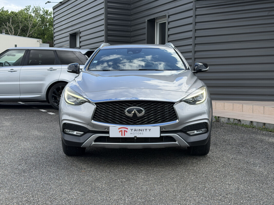 Infiniti QX30