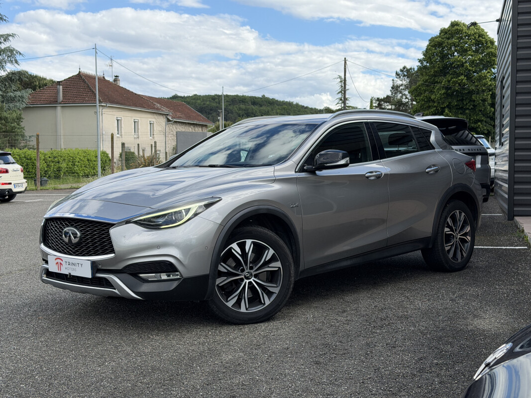 Infiniti QX30