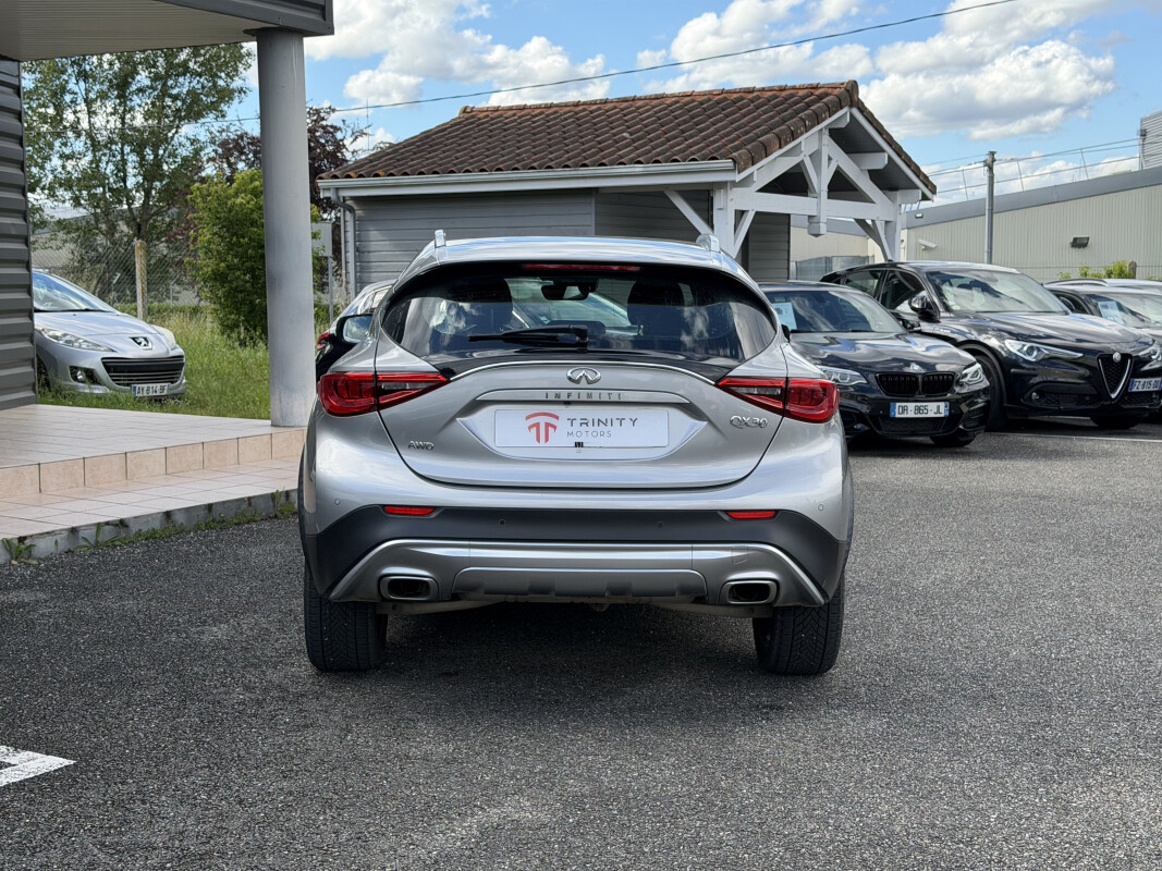 Infiniti QX30