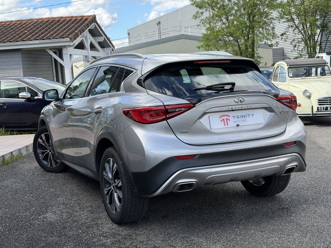 Infiniti QX30