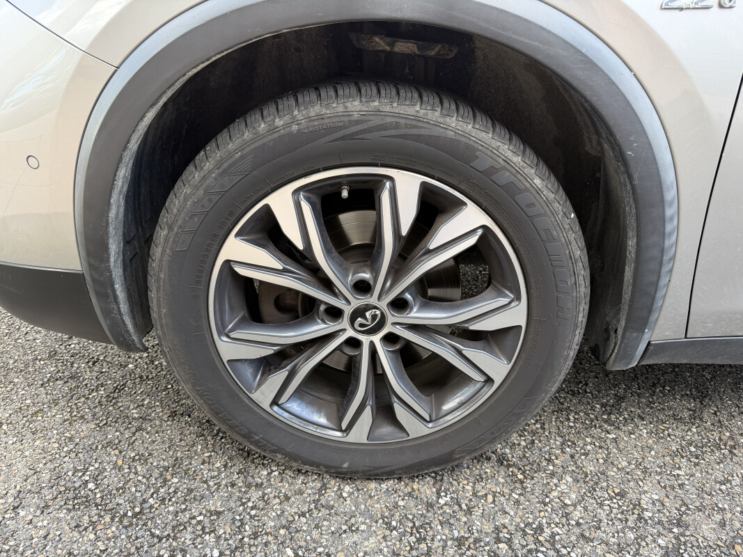 Infiniti QX30