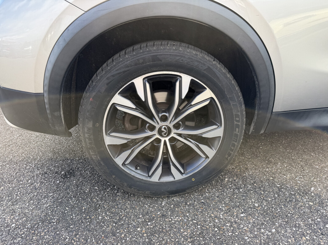 Infiniti QX30