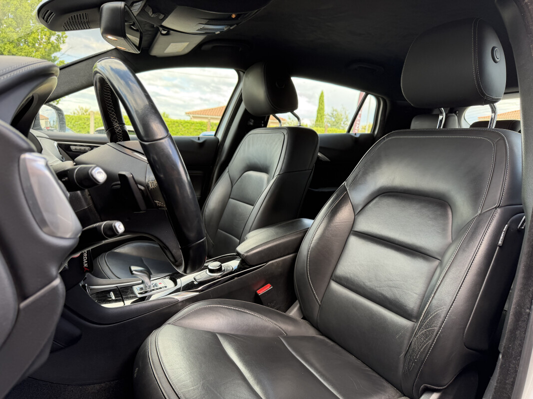 Infiniti QX30