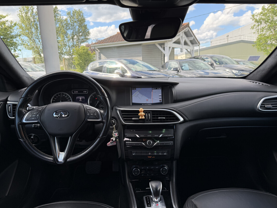 Infiniti QX30