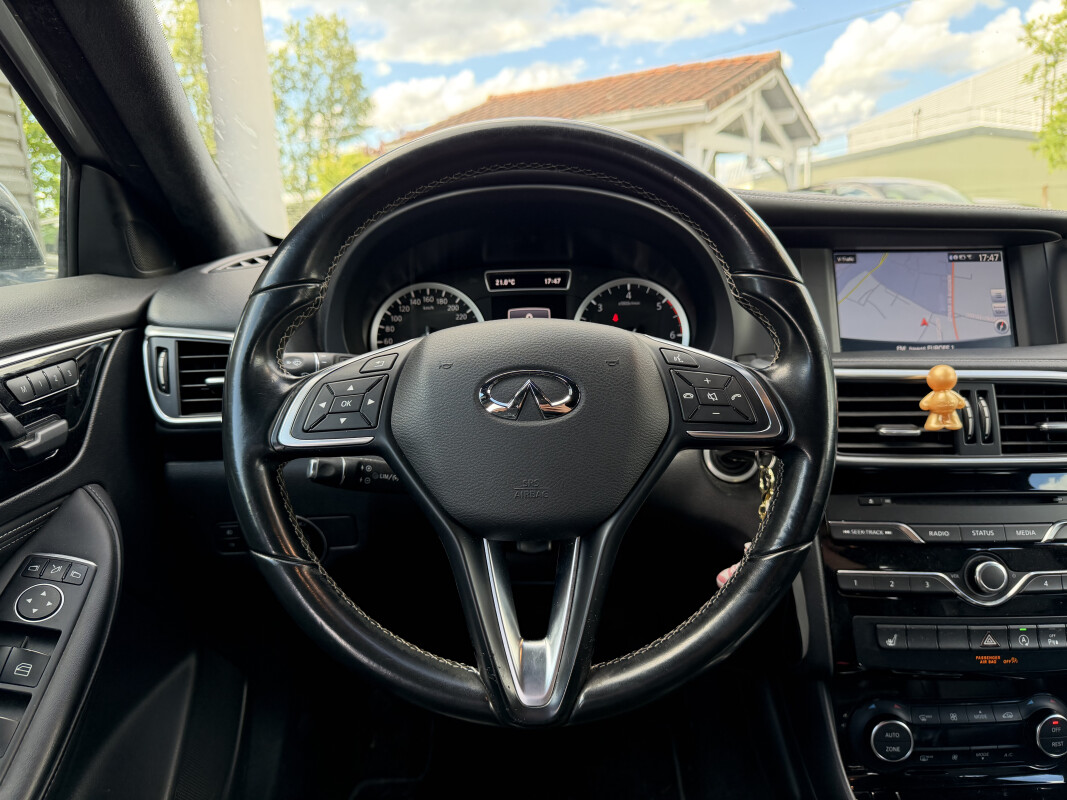 Infiniti QX30