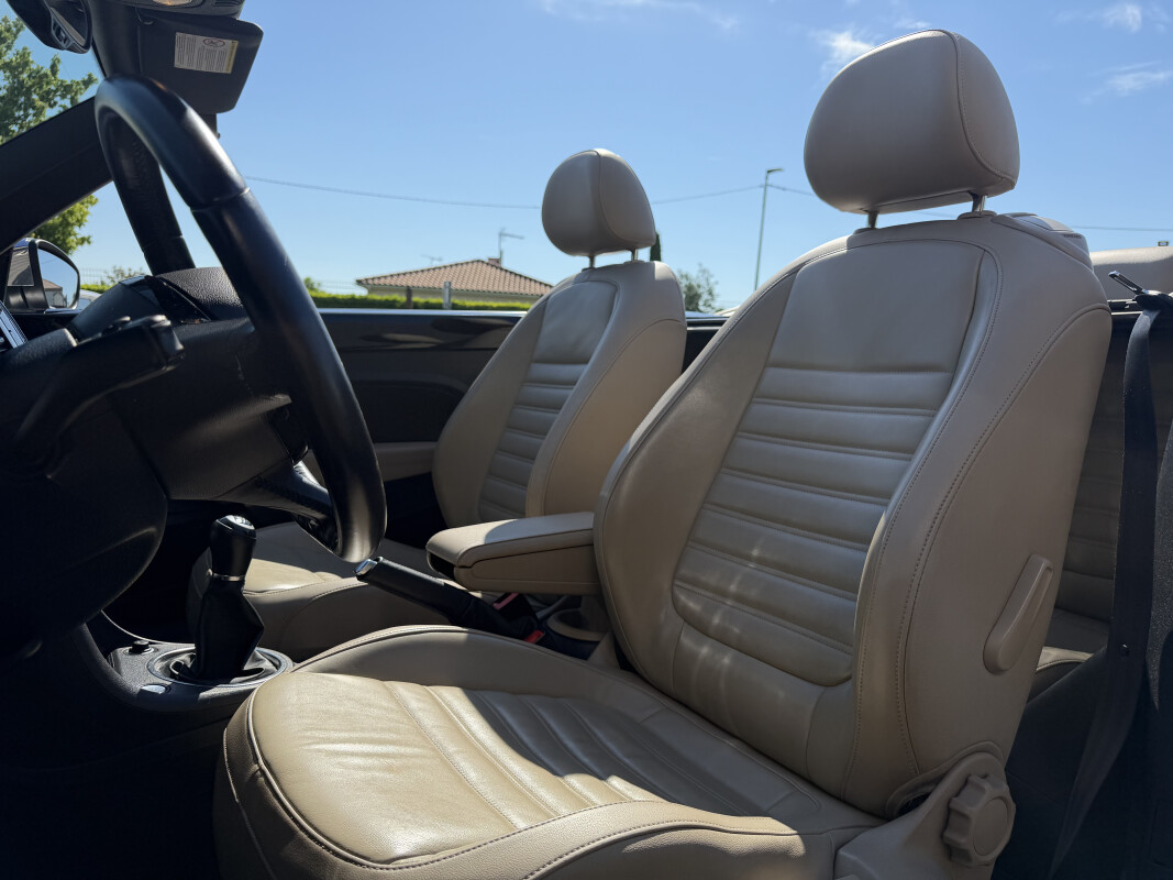 Volkswagen NEW BEETLE CABRIOLET