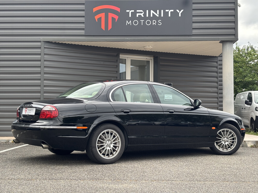 Jaguar S-TYPE