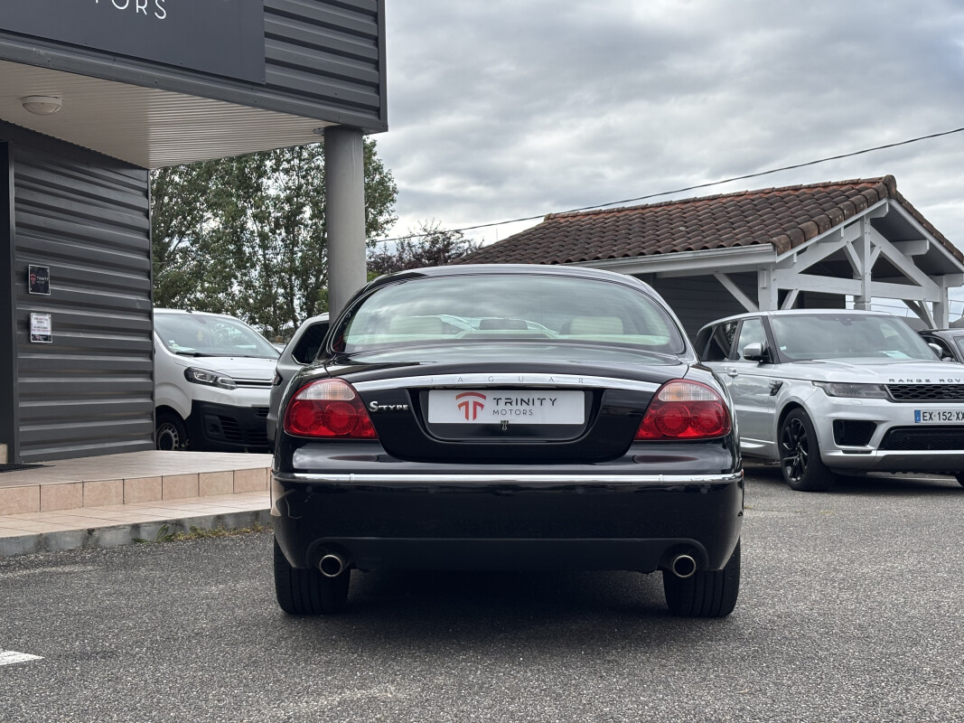 Jaguar S-TYPE