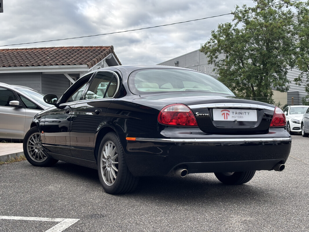 Jaguar S-TYPE