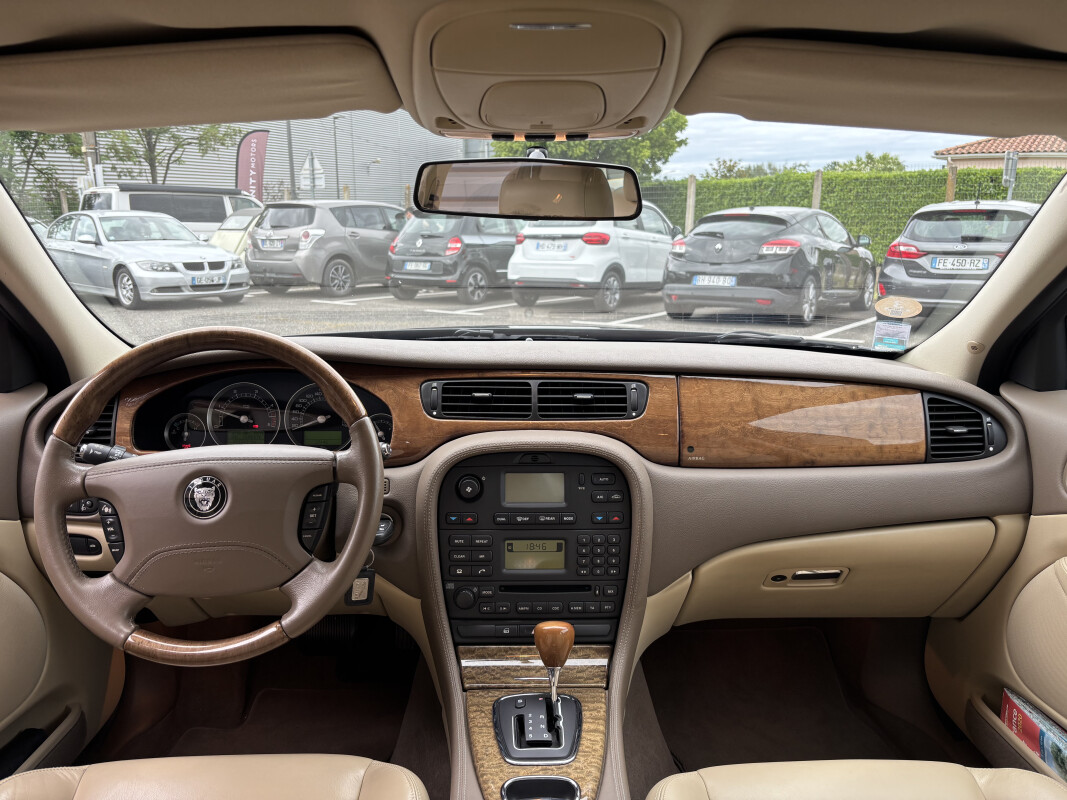 Jaguar S-TYPE