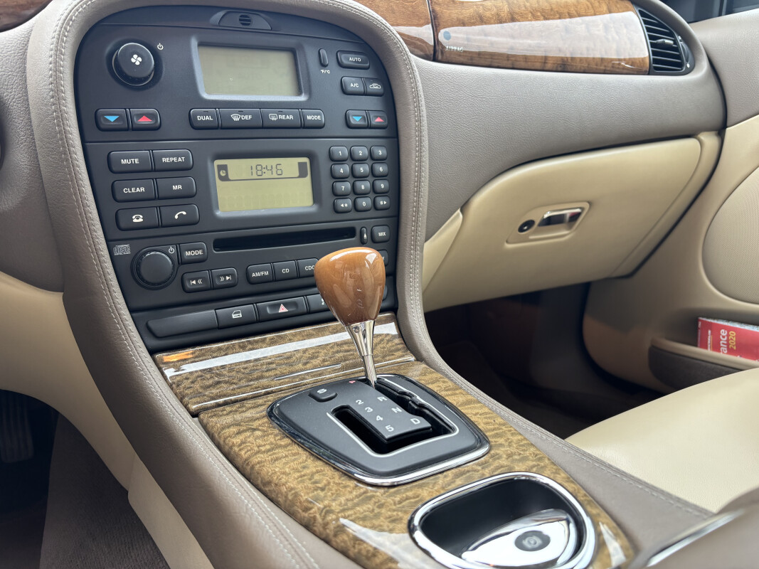 Jaguar S-TYPE