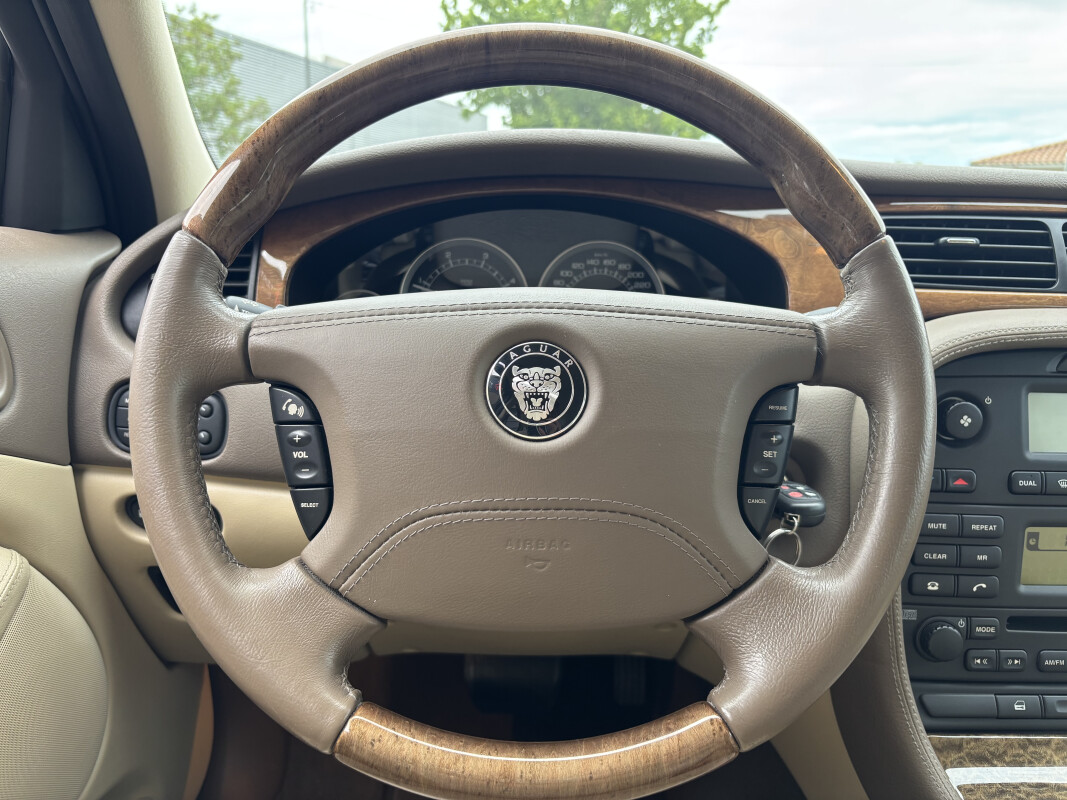 Jaguar S-TYPE