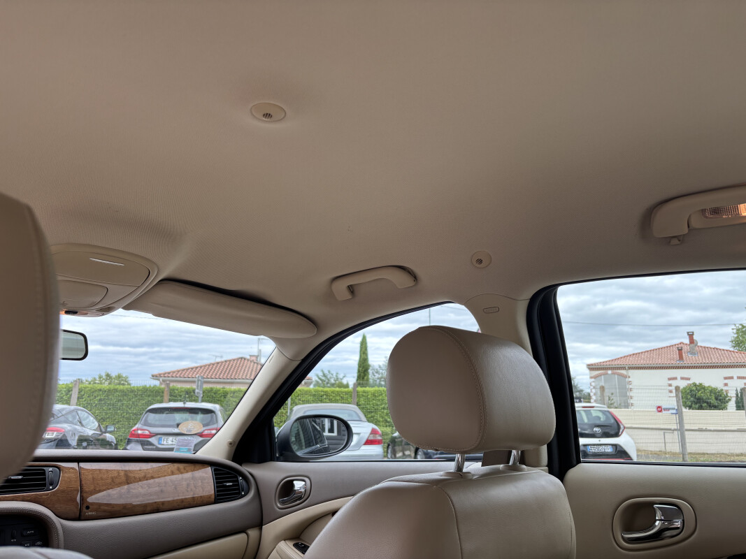 Jaguar S-TYPE