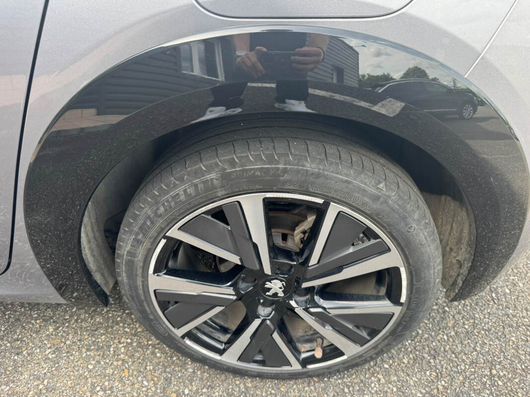 Peugeot 208 II