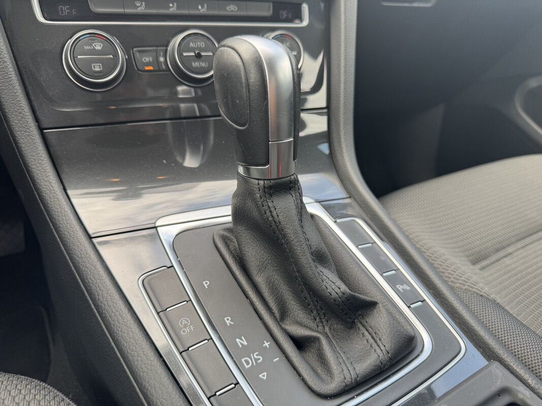 Volkswagen GOLF VII