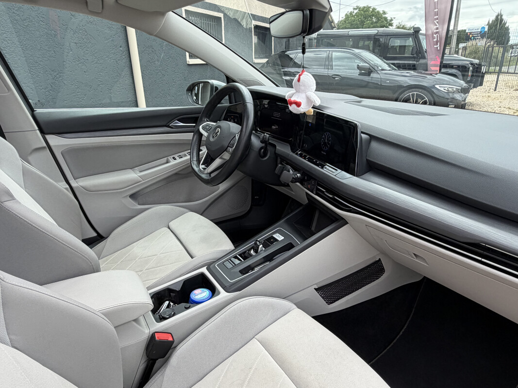 Volkswagen GOLF VIII