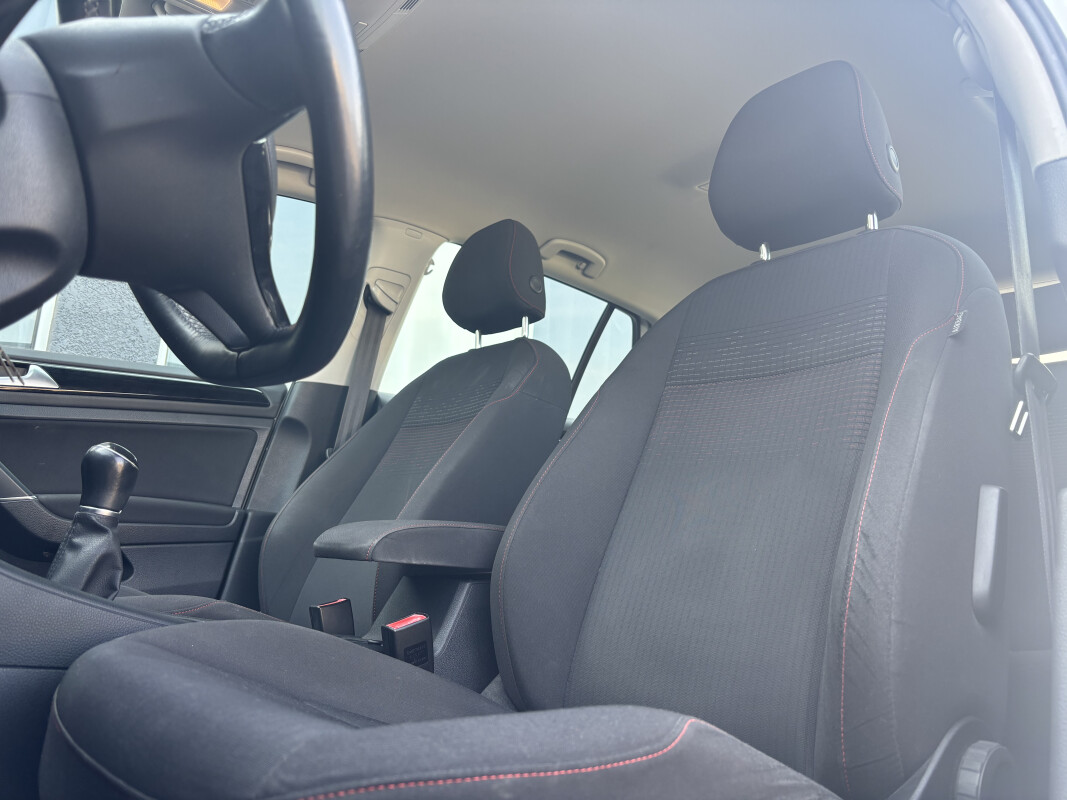 Volkswagen GOLF VII