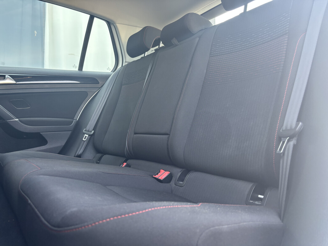 Volkswagen GOLF VII