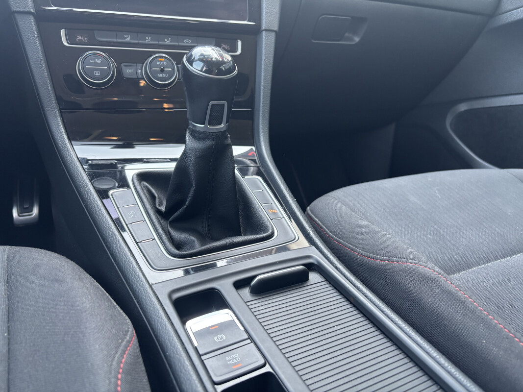 Volkswagen GOLF VII