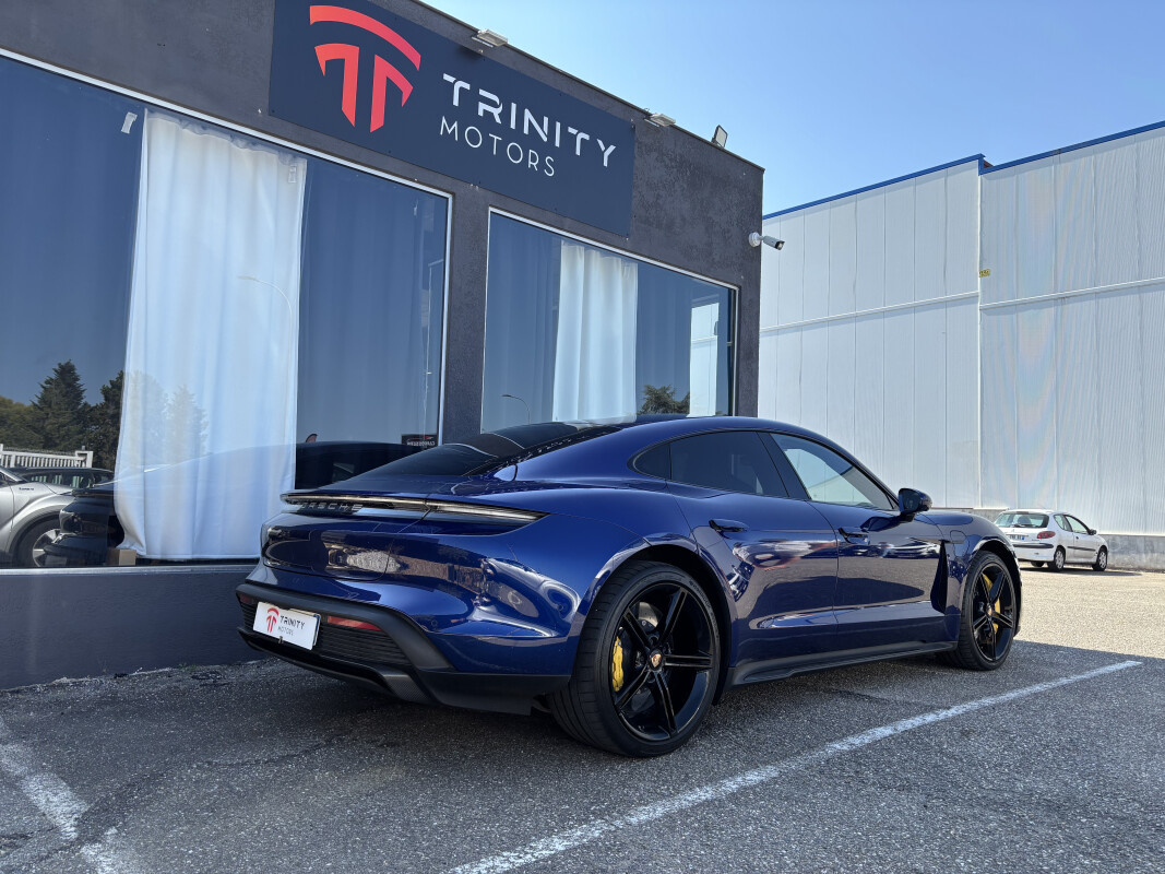 Porsche TAYCAN