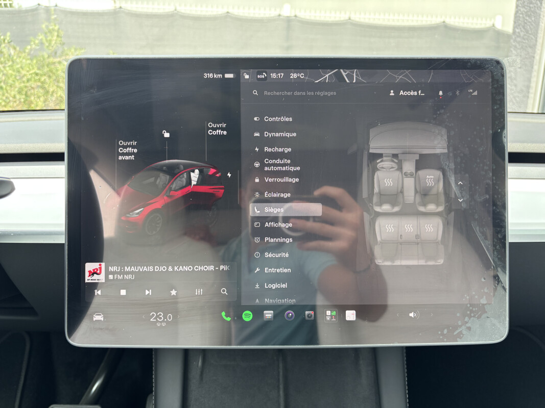 Tesla MODEL Y