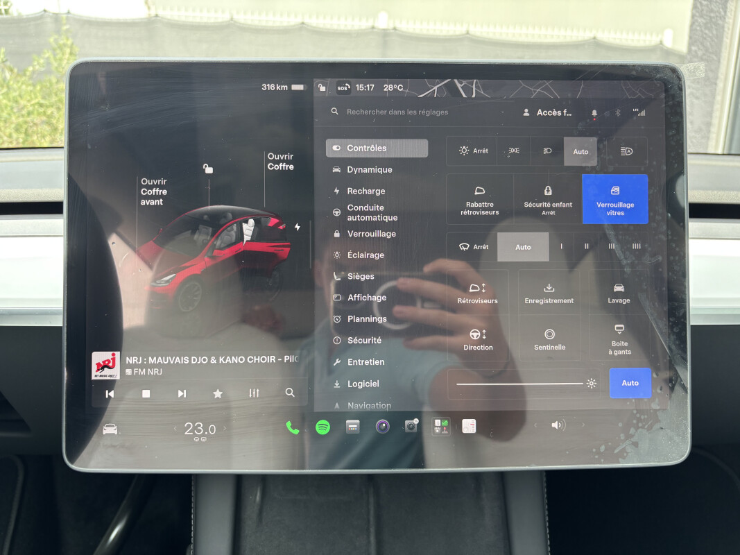 Tesla MODEL Y
