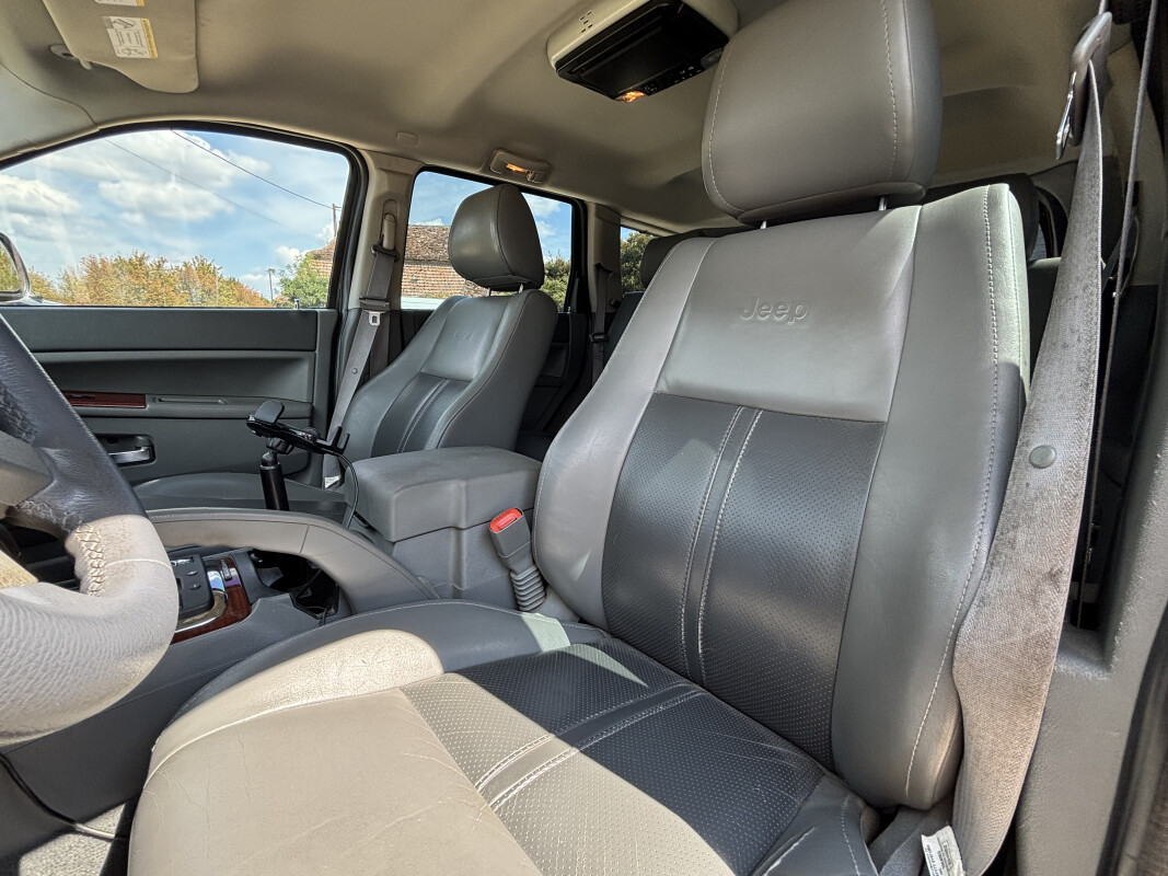 Jeep GRAND CHEROKEE