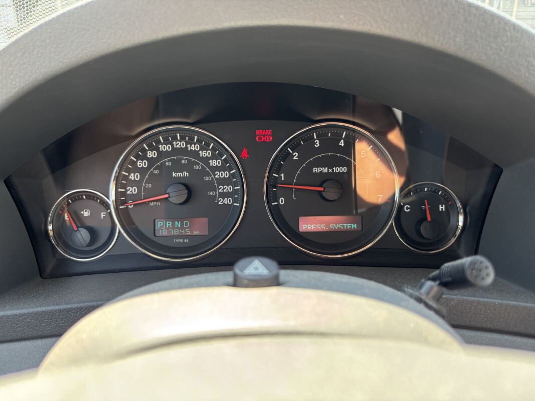 Jeep GRAND CHEROKEE