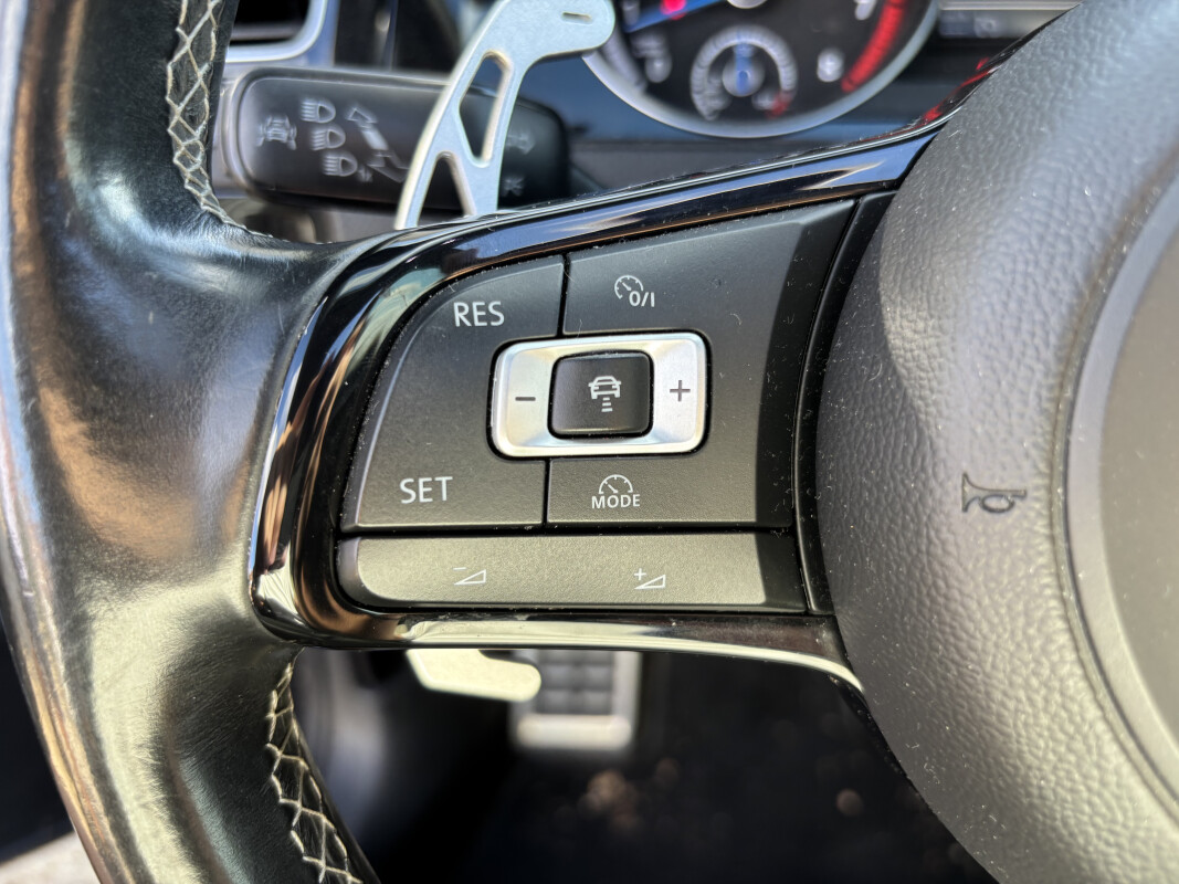Volkswagen GOLF VII