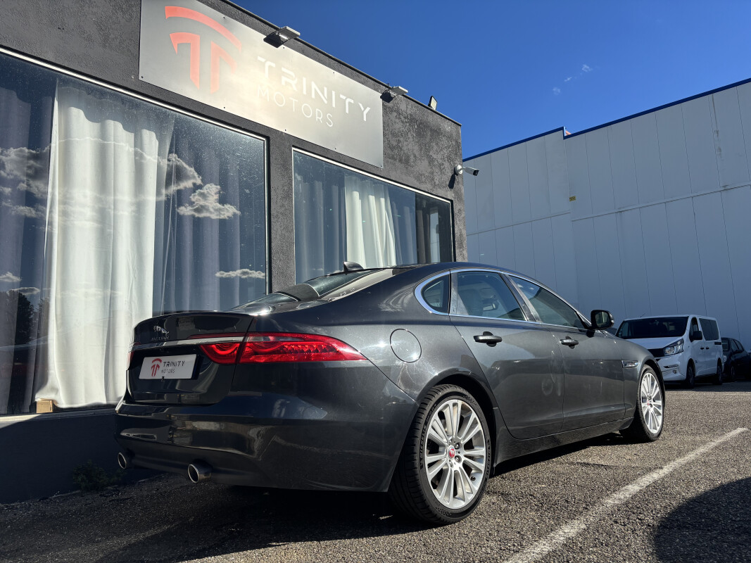 Jaguar XF