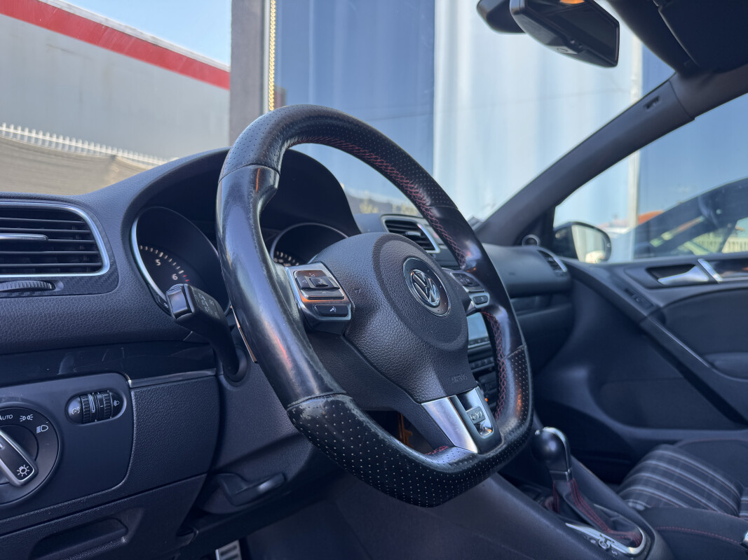 Volkswagen GOLF VI