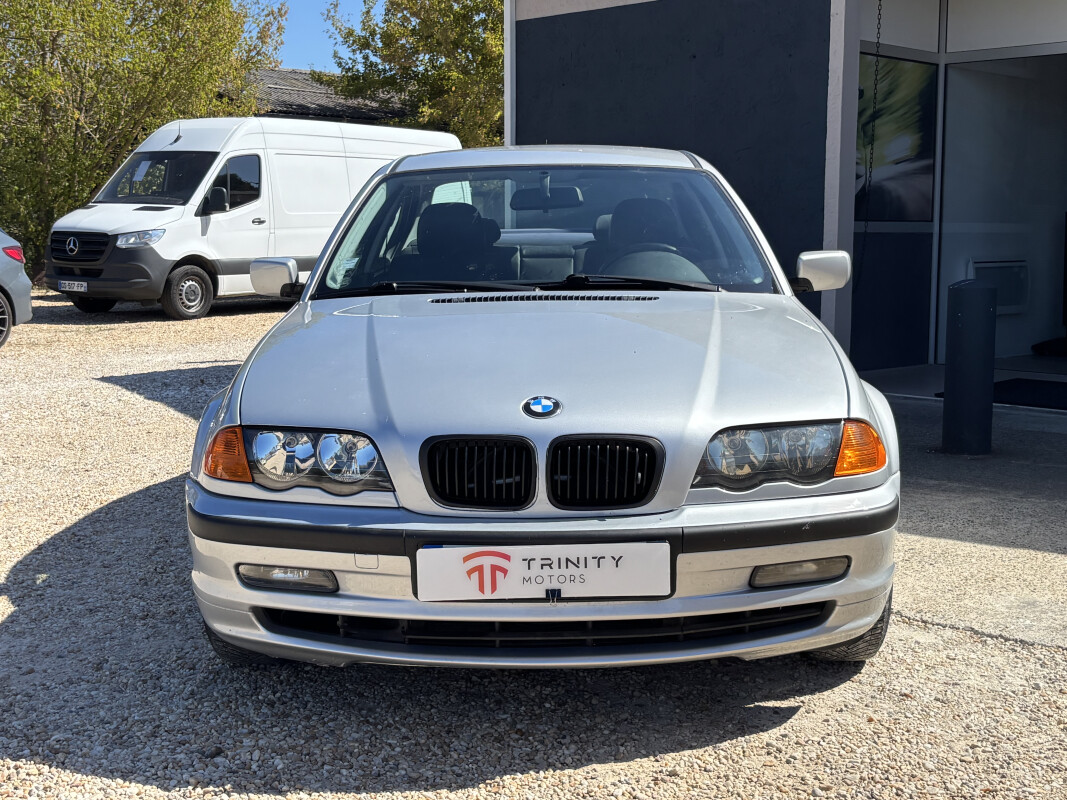 BMW 320